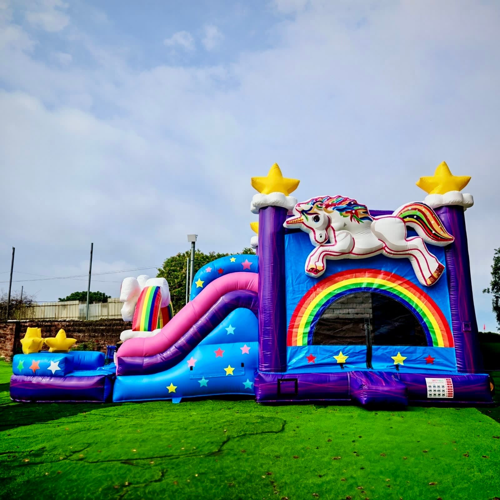 Unicorn Dreamland - 43e5b351-7061-4b4d-894f-7448f40030e5